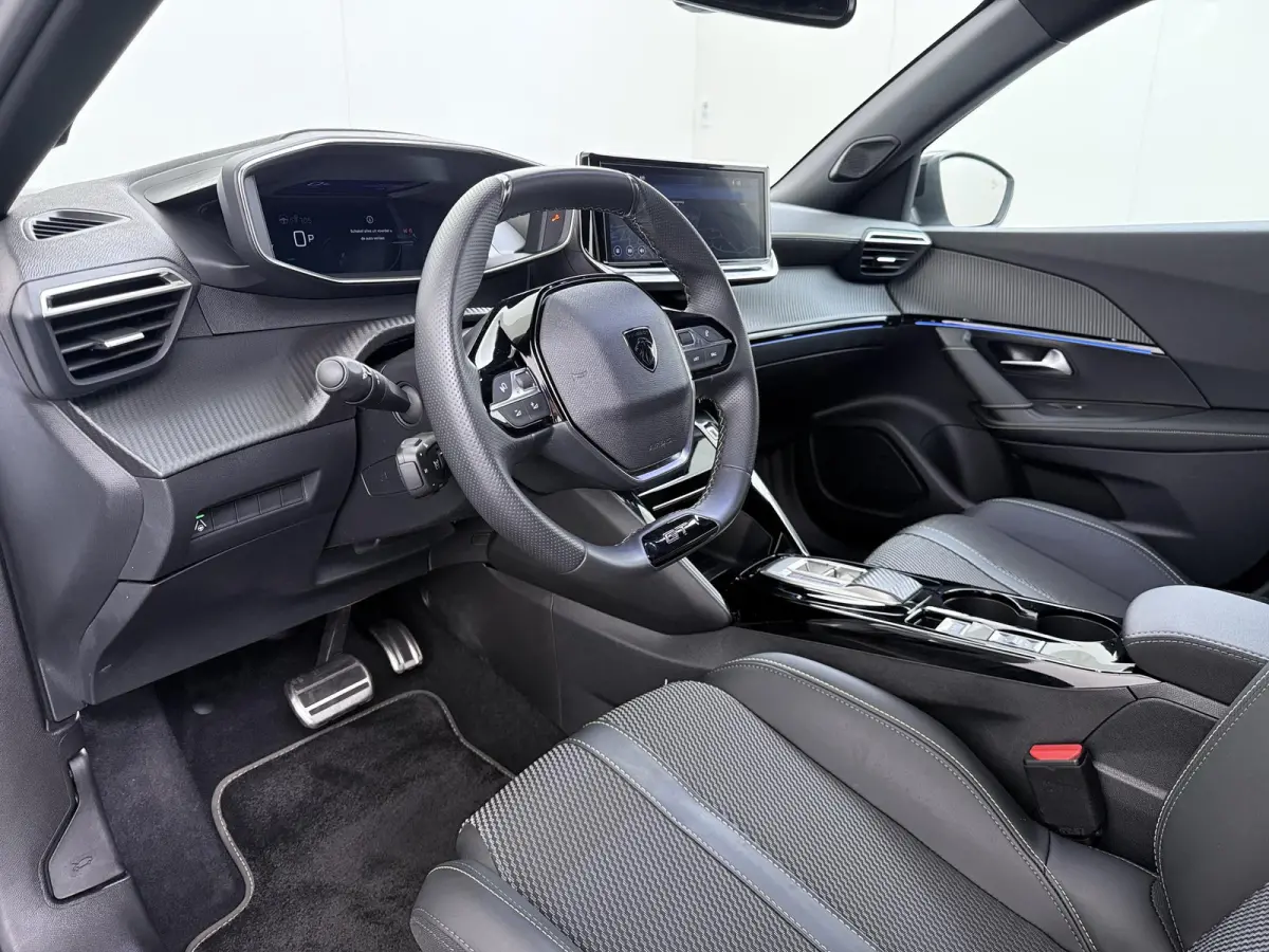 GT Avantage 54 kWh 156pk | Accu 98% | Navigatie | 360 camera | Cruise control adaptief | Lichtmetalen velgen | Full LED koplampen | Keyless entry | Apple Carplay en Android auto draadloos