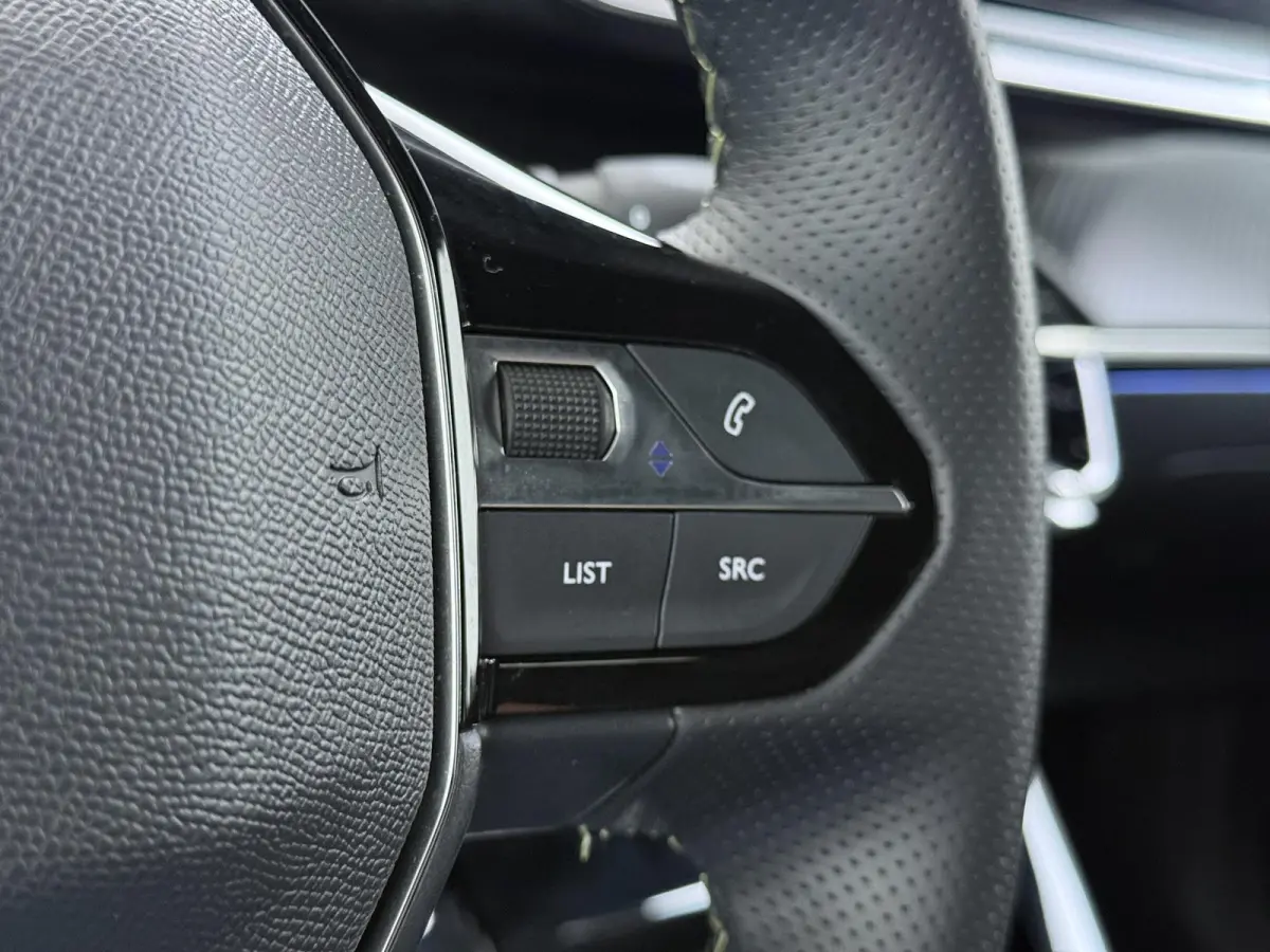 GT Avantage 54 kWh 156pk | Accu 98% | Navigatie | 360 camera | Cruise control adaptief | Lichtmetalen velgen | Full LED koplampen | Keyless entry | Apple Carplay en Android auto draadloos