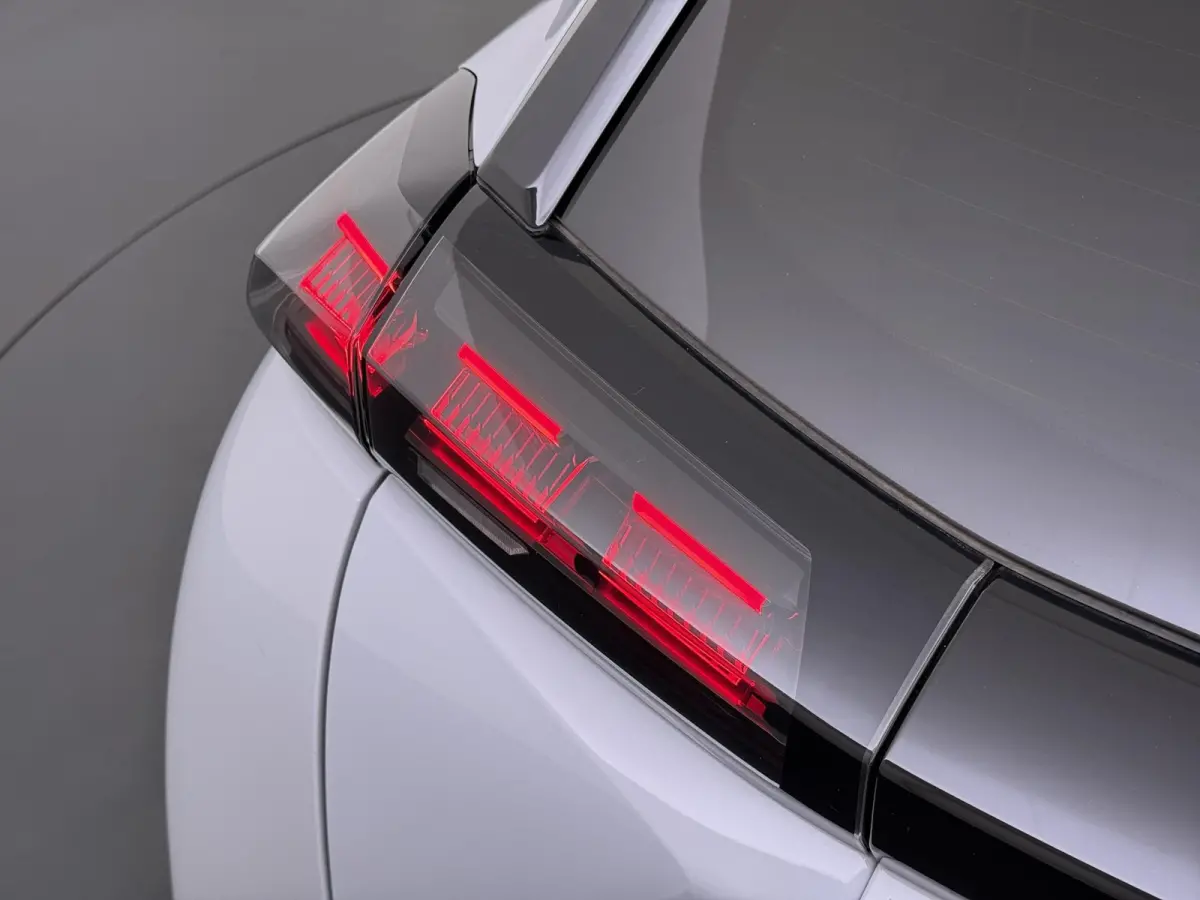 GT Avantage 54 kWh 156pk | Accu 98% | Navigatie | 360 camera | Cruise control adaptief | Lichtmetalen velgen | Full LED koplampen | Keyless entry | Apple Carplay en Android auto draadloos