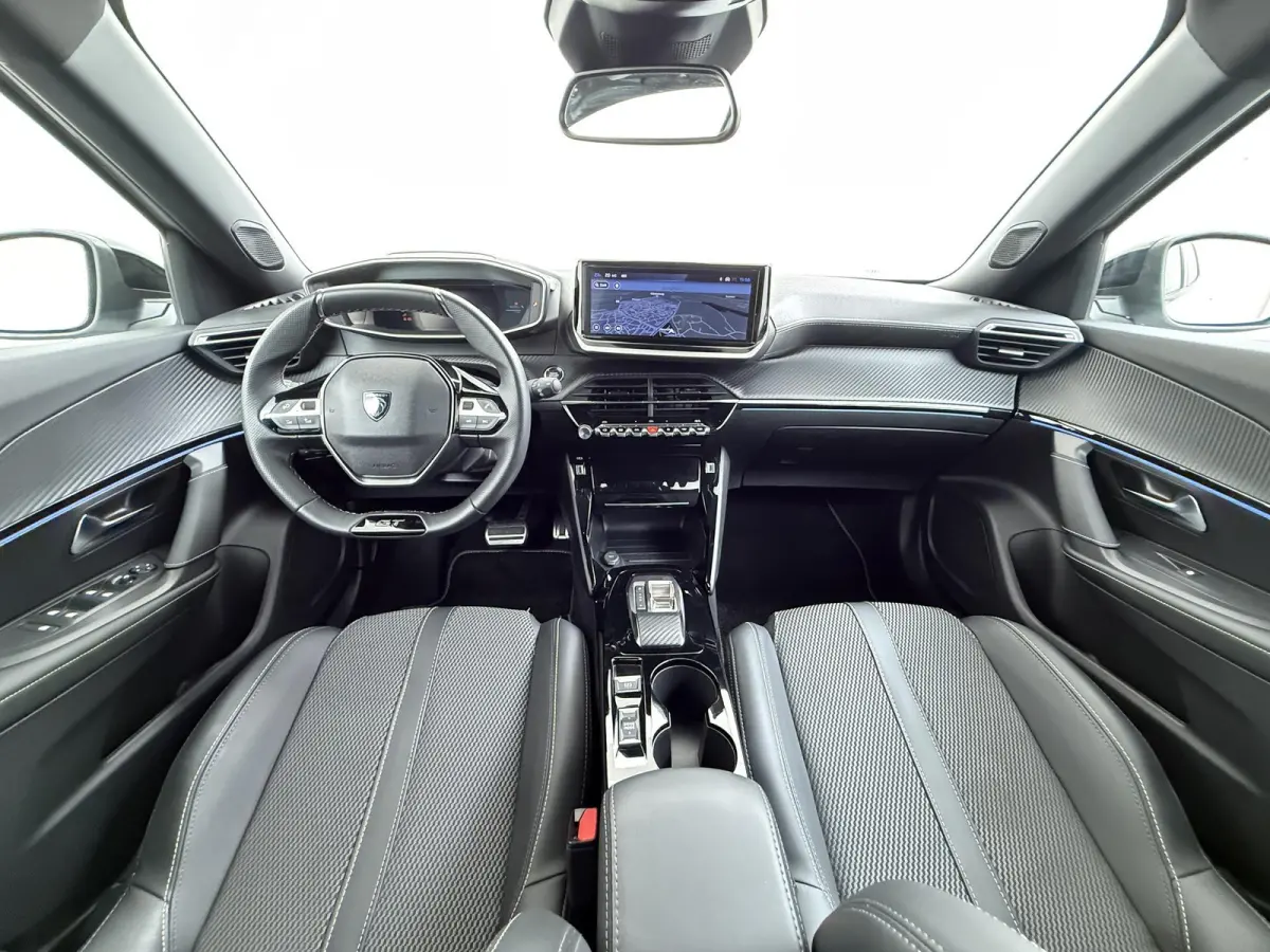 GT Avantage 54 kWh 156pk | Accu 98% | Navigatie | 360 camera | Cruise control adaptief | Lichtmetalen velgen | Full LED koplampen | Keyless entry | Apple Carplay en Android auto draadloos