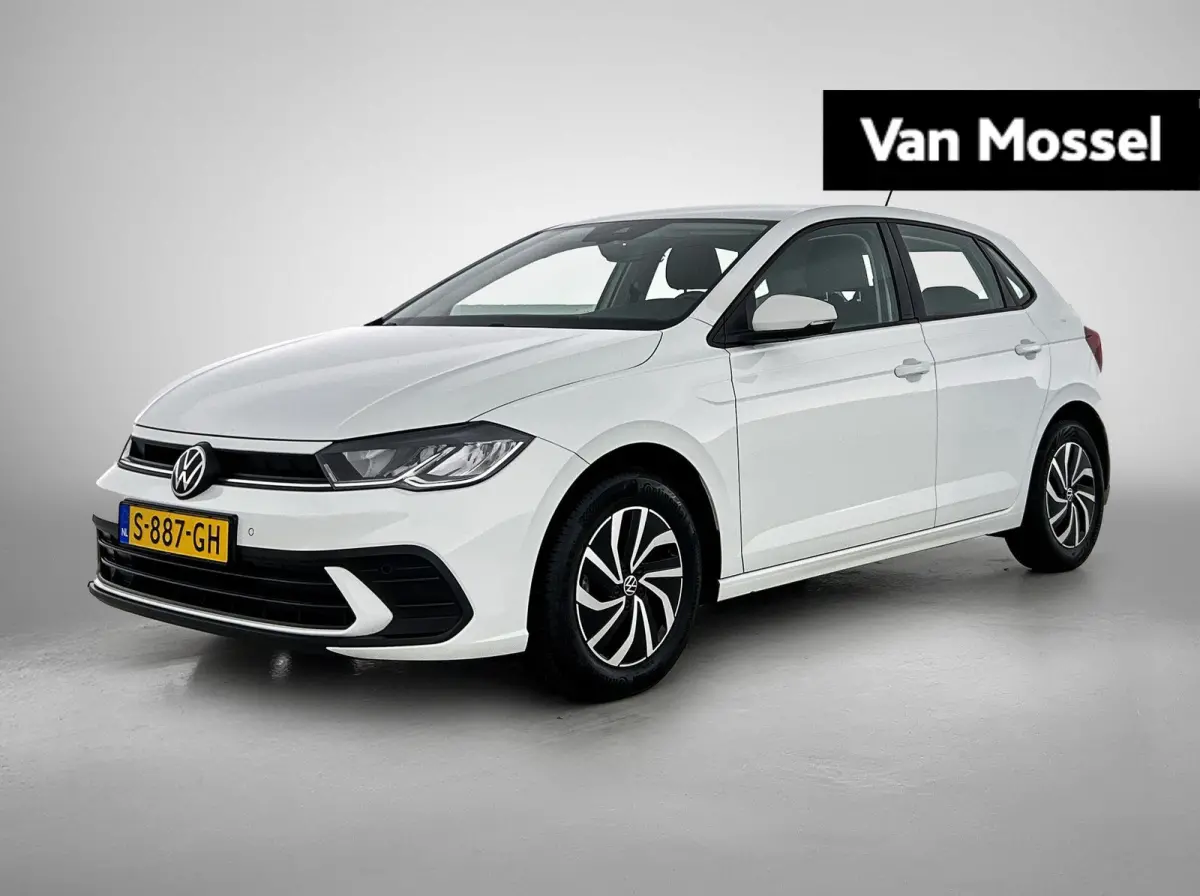 1.0 TSI Life Business | Parkeersensoren Voor/achter | 15 Inch velgen | Cruise control | Stoelverwarming | Airco | Navigatie |