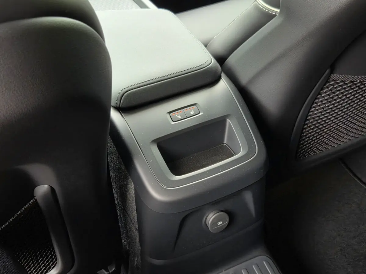 2.0 T6 Black Edition Recharge Plug-In Hybrid AWD | 360 Cam | Pano | HUD | Harman/Kardon | Pilot Assist