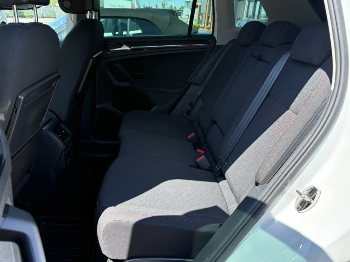 1.4 TSI R-Line | Trekhaak | 18 inch