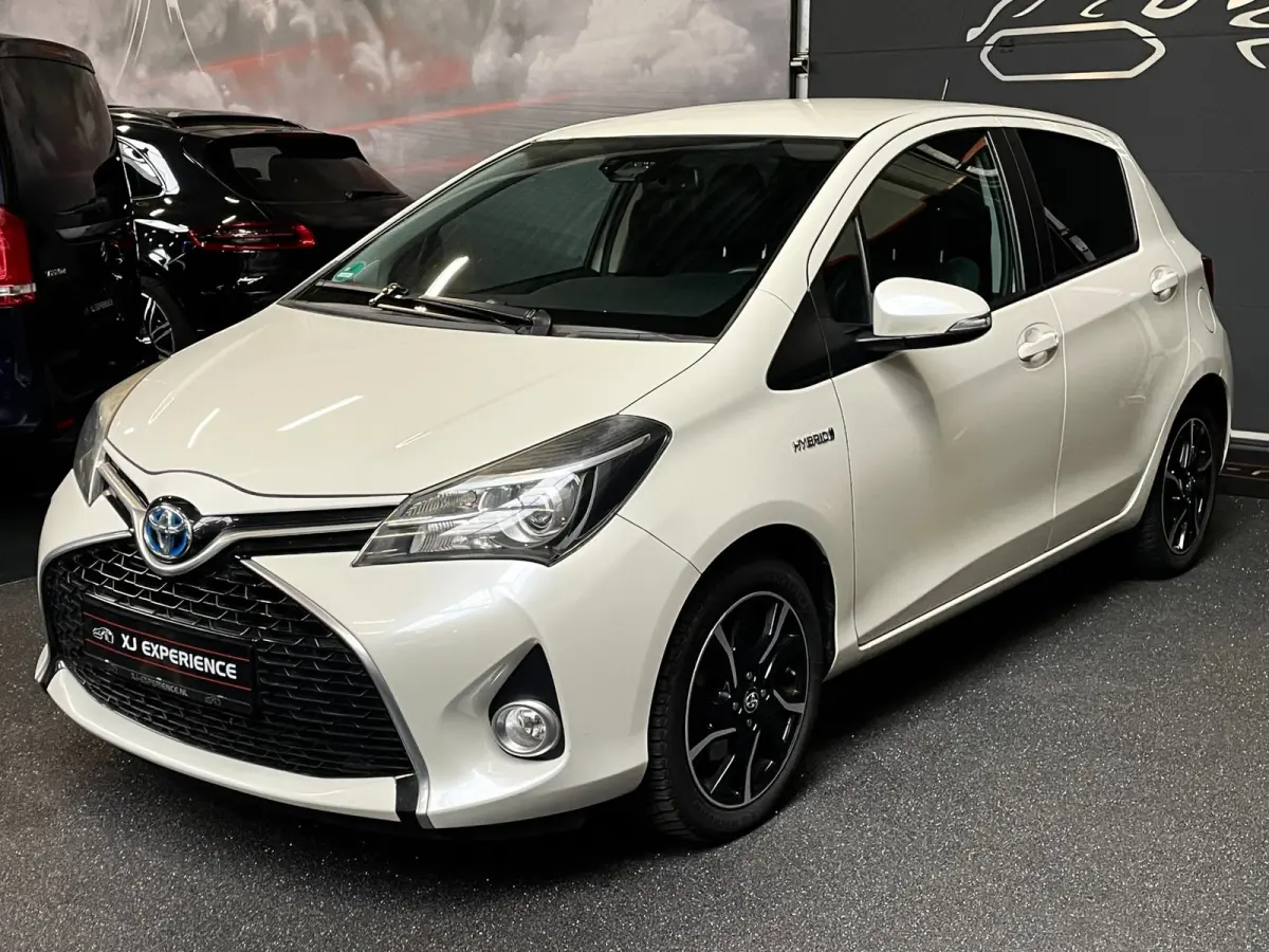 1.5 Hybrid Dynamic Bi-Tone Cruise ,Stoel verw, Navigatie & Camera