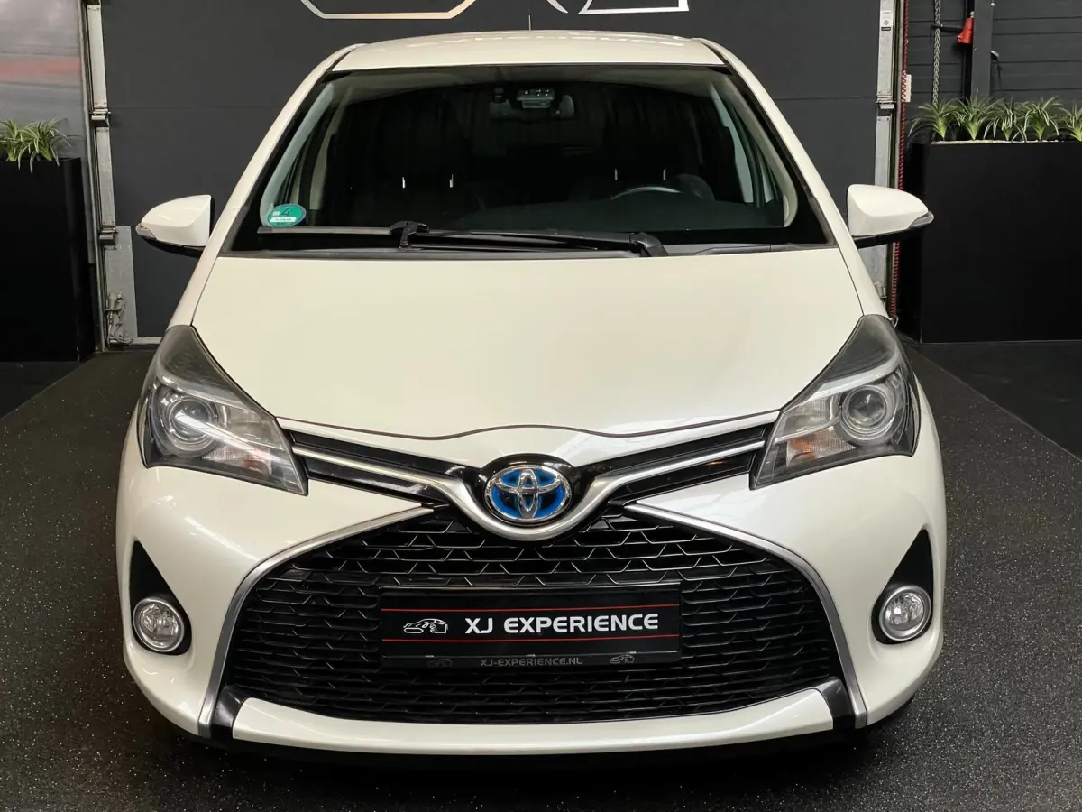 1.5 Hybrid Dynamic Bi-Tone Cruise ,Stoel verw, Navigatie & Camera