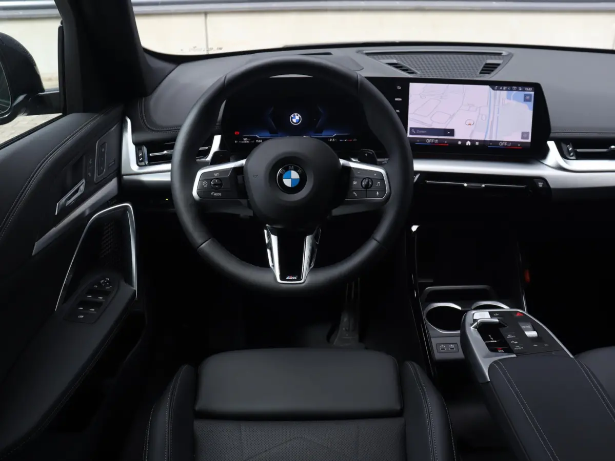sDrive20i | M Sportpakket Pro | Panodak | Trekhaak | Head-Up | Elektr. Stoelen | Driving Assistant Plus | Harman Kardon | Comfort Access | Parking Assistant Plus | 19'' LMV