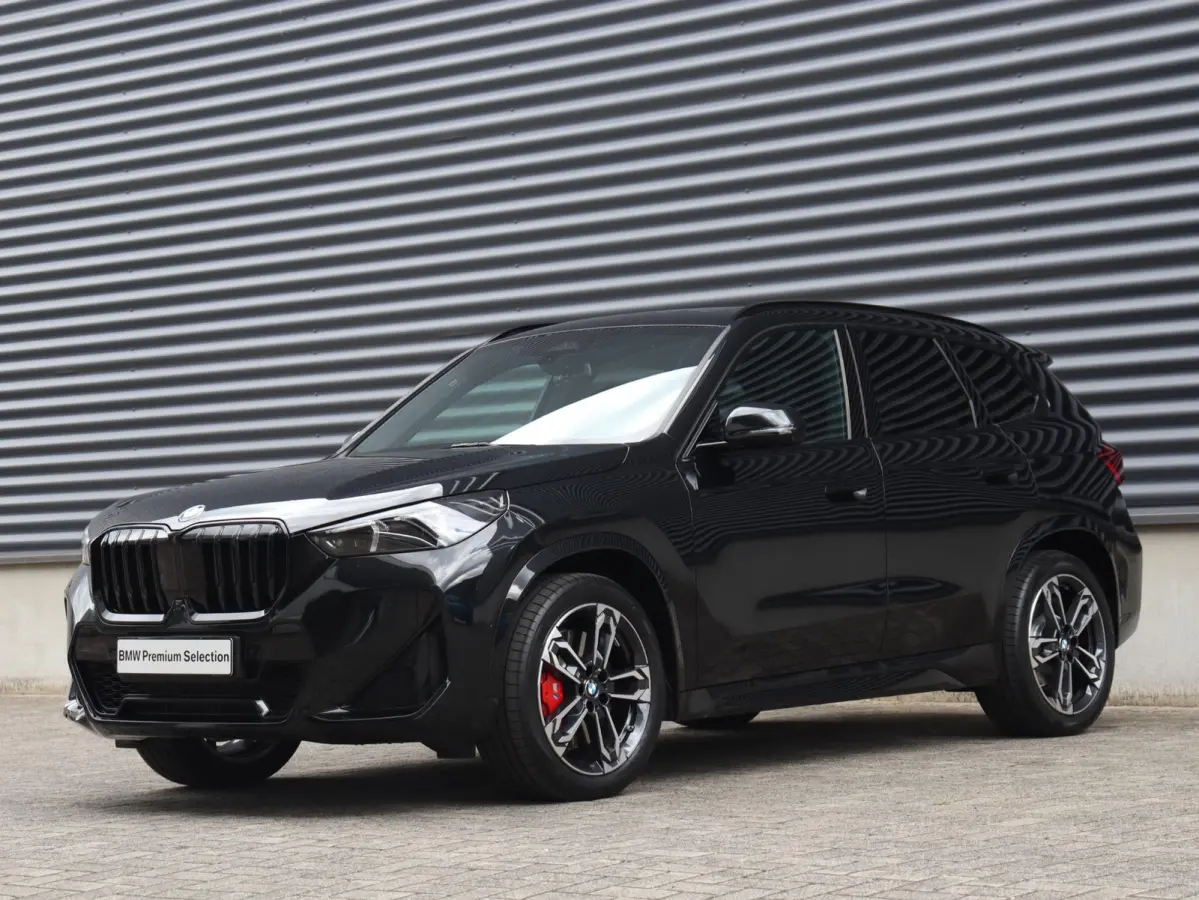 sDrive20i | M Sportpakket Pro | Panodak | Trekhaak | Head-Up | Elektr. Stoelen | Driving Assistant Plus | Harman Kardon | Comfort Access | Parking Assistant Plus | 19'' LMV