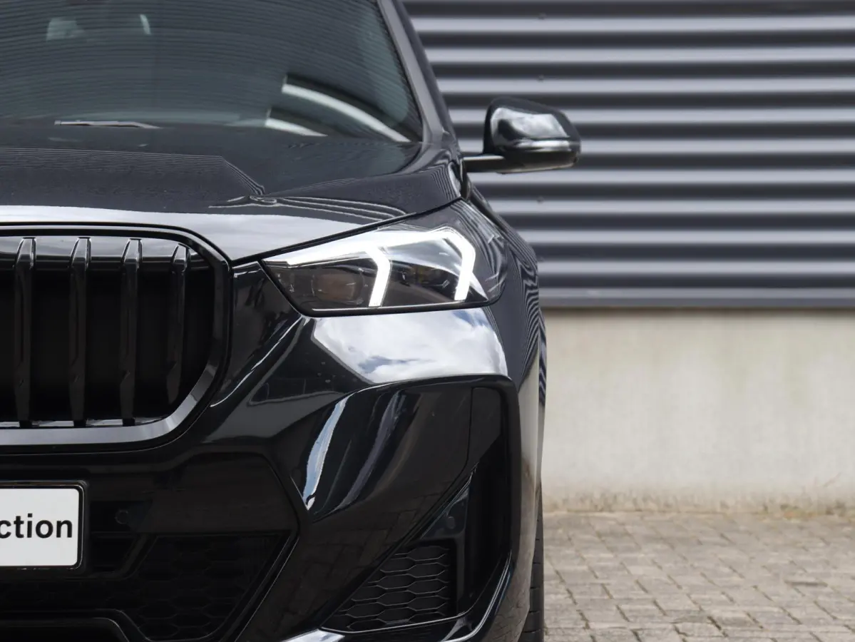 sDrive20i | M Sportpakket Pro | Panodak | Trekhaak | Head-Up | Elektr. Stoelen | Driving Assistant Plus | Harman Kardon | Comfort Access | Parking Assistant Plus | 19'' LMV