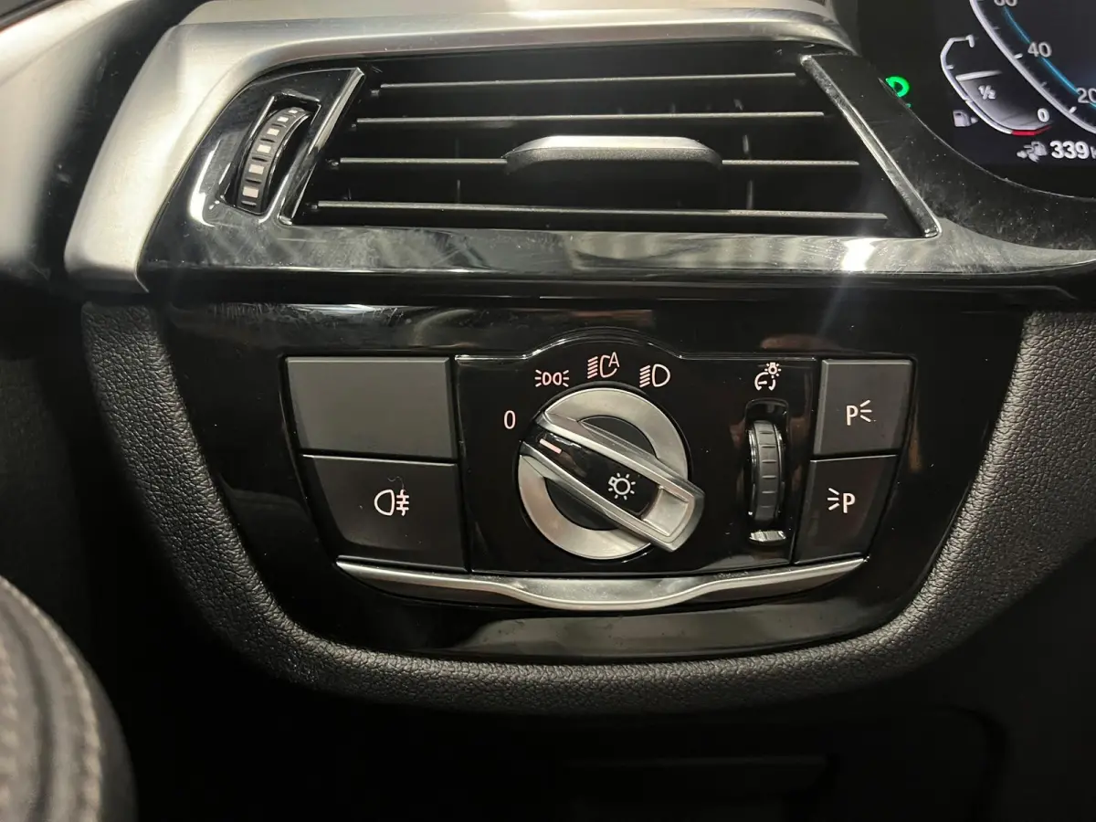 530e High Executive Panoramadak Navigatie Apple Carplay Android Auto 360 camera Parkeerhulp Cruise Control Adaptieve LED-koplampen Stoelverwarming Leder Climate Control Lichtmetalen velgen P
