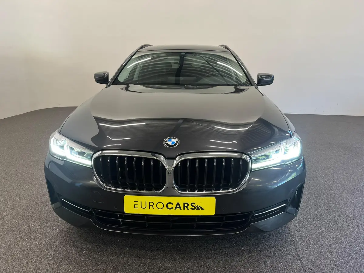 530e High Executive Panoramadak Navigatie Apple Carplay Android Auto 360 camera Parkeerhulp Cruise Control Adaptieve LED-koplampen Stoelverwarming Leder Climate Control Lichtmetalen velgen P