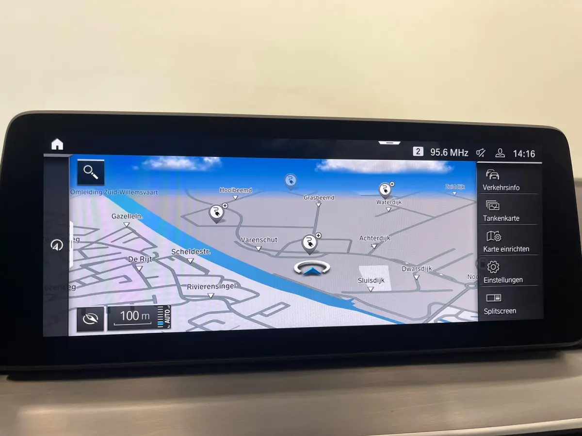 530e High Executive Panoramadak Navigatie Apple Carplay Android Auto 360 camera Parkeerhulp Cruise Control Adaptieve LED-koplampen Stoelverwarming Leder Climate Control Lichtmetalen velgen P