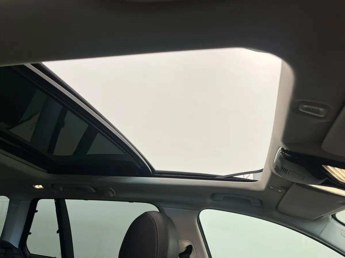 530e High Executive Panoramadak Navigatie Apple Carplay Android Auto 360 camera Parkeerhulp Cruise Control Adaptieve LED-koplampen Stoelverwarming Leder Climate Control Lichtmetalen velgen P