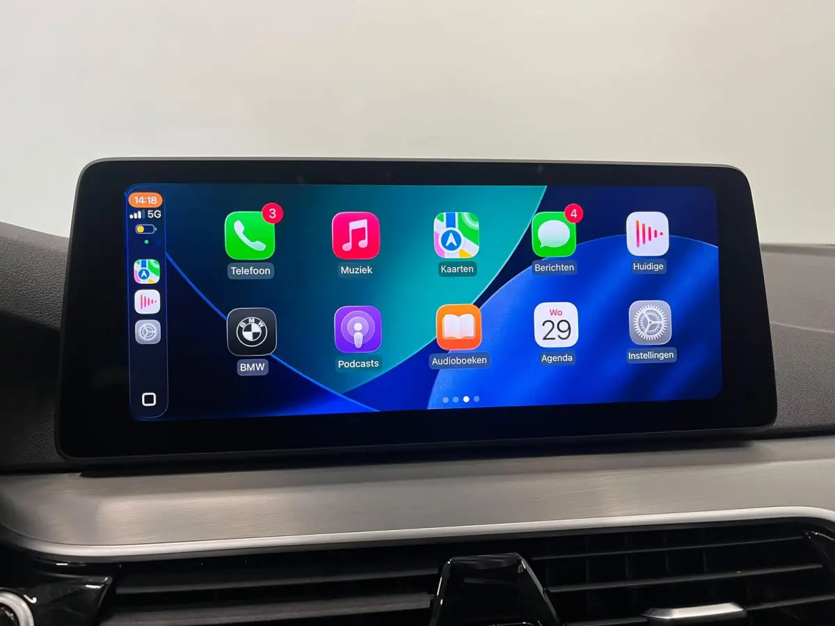 530e High Executive Panoramadak Navigatie Apple Carplay Android Auto 360 camera Parkeerhulp Cruise Control Adaptieve LED-koplampen Stoelverwarming Leder Climate Control Lichtmetalen velgen P