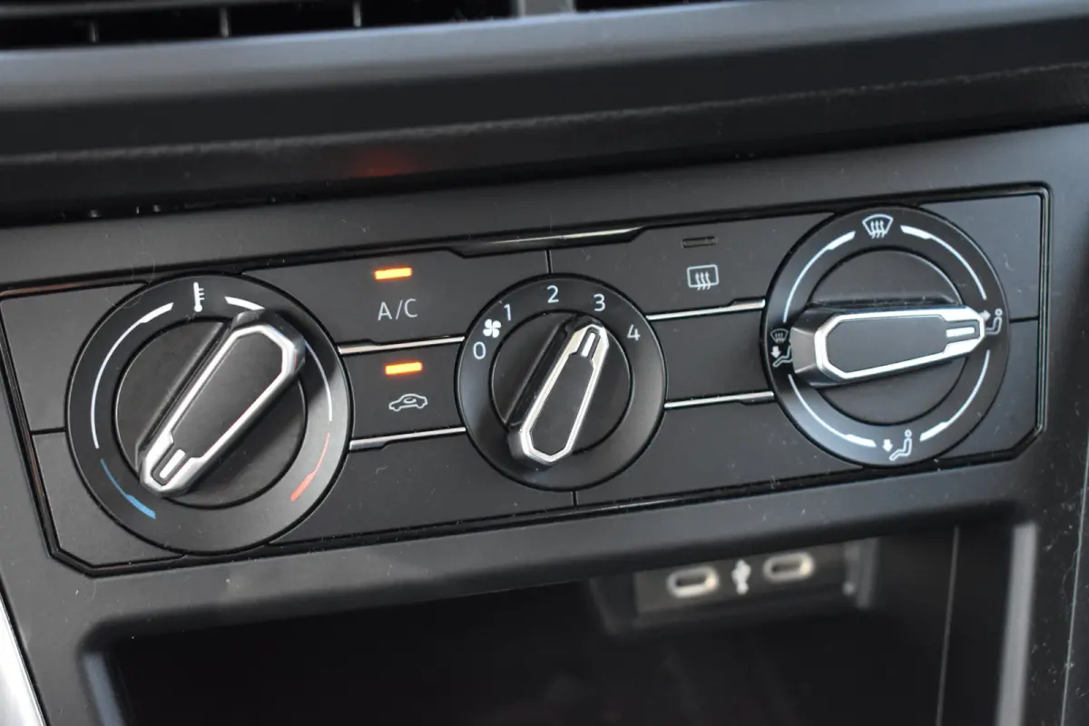 1.0 TSI 95pk Life Edition | VERLENGDE GARANTIE | CAMERA | NAVIGATIE | ADAPT. CRUISE | APP. CONNECT | FULL LED | DAB+