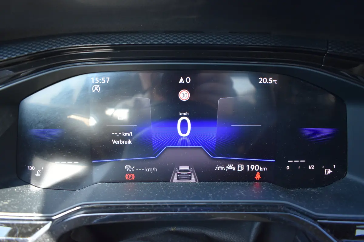 1.0 TSI 95pk Life Edition | VERLENGDE GARANTIE | CAMERA | NAVIGATIE | ADAPT. CRUISE | APP. CONNECT | FULL LED | DAB+