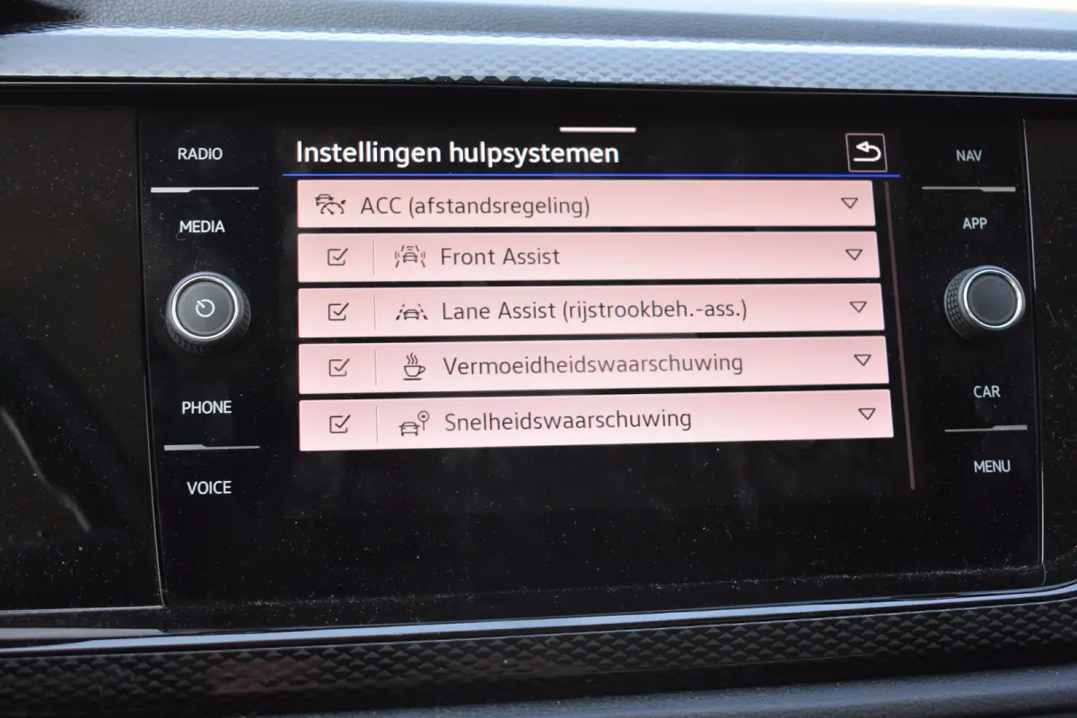 1.0 TSI 95pk Life Edition | VERLENGDE GARANTIE | CAMERA | NAVIGATIE | ADAPT. CRUISE | APP. CONNECT | FULL LED | DAB+