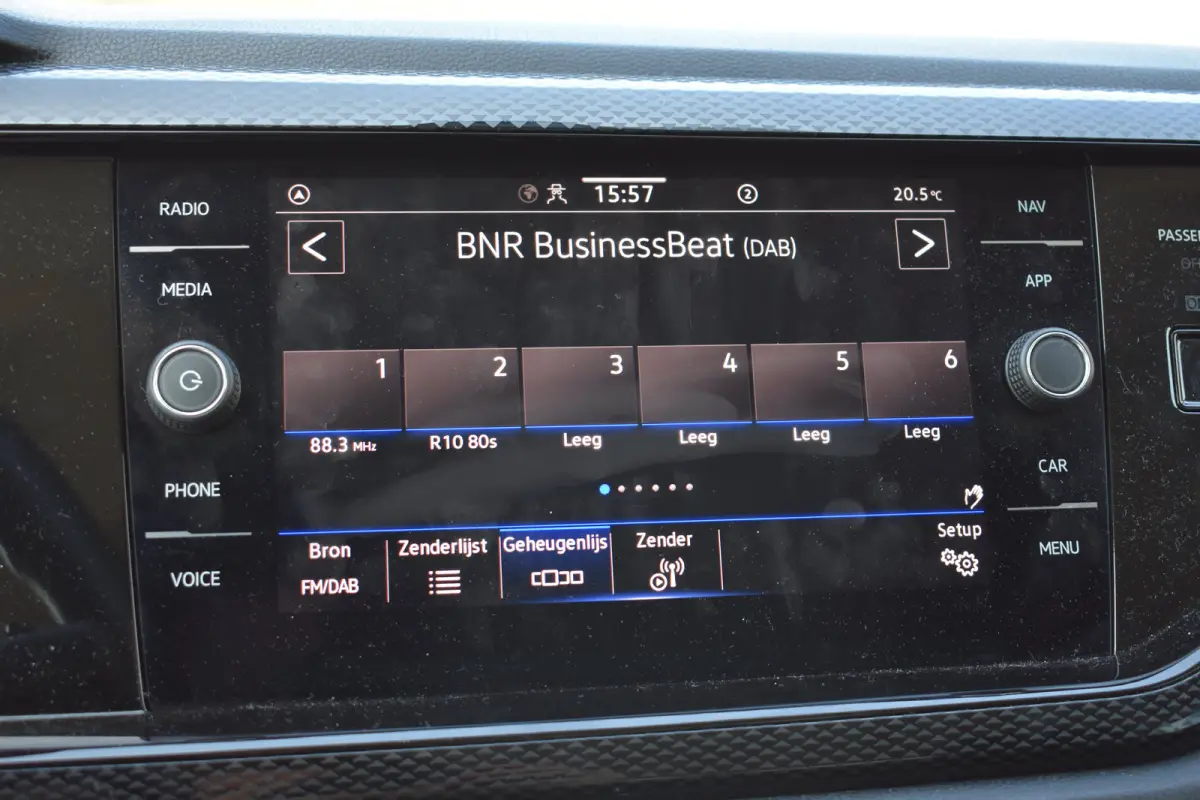 1.0 TSI 95pk Life Edition | VERLENGDE GARANTIE | CAMERA | NAVIGATIE | ADAPT. CRUISE | APP. CONNECT | FULL LED | DAB+