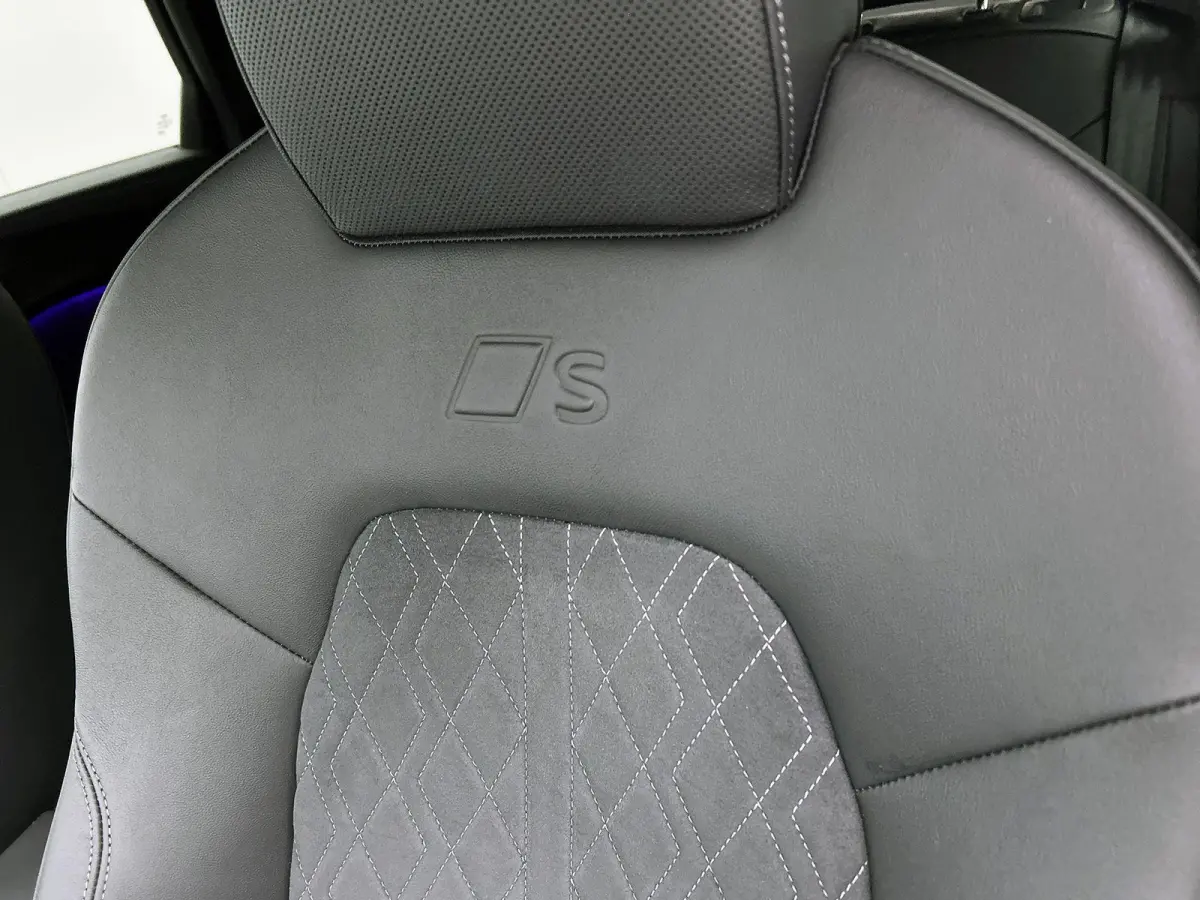 Avant 2.0 quattro S edition B&O Audi | Navigatie | 360 Camera | 19 Inch Velgen | Airco | Optiek pakket Zwart |