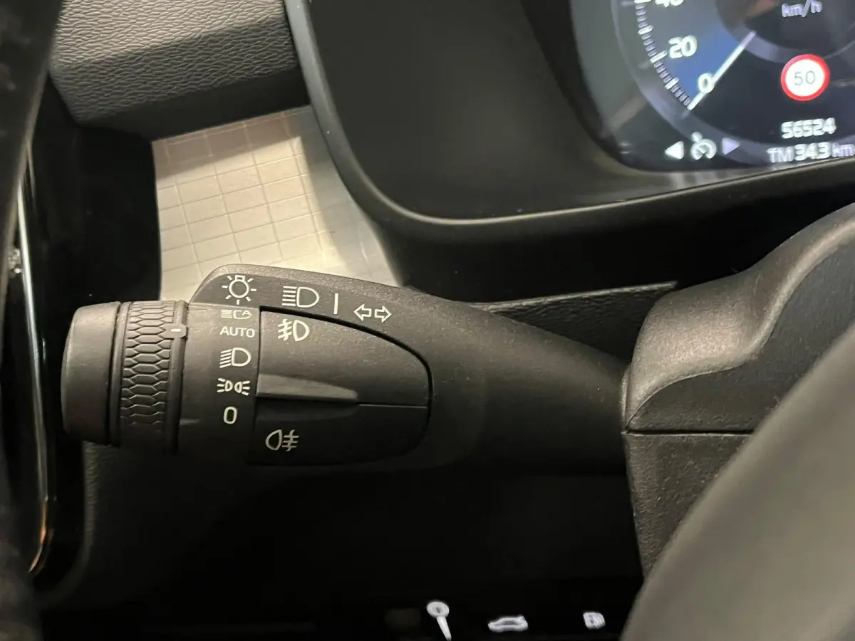 1.5 T4 Inscription Expression SOH 92% Wegklapbare trekhaak Navigatie Apple Carplay Android Auto Camera Parkeerhulp Adaptive Cruise Control Harman Kardon Full Led Climate Control Lichtmetalen