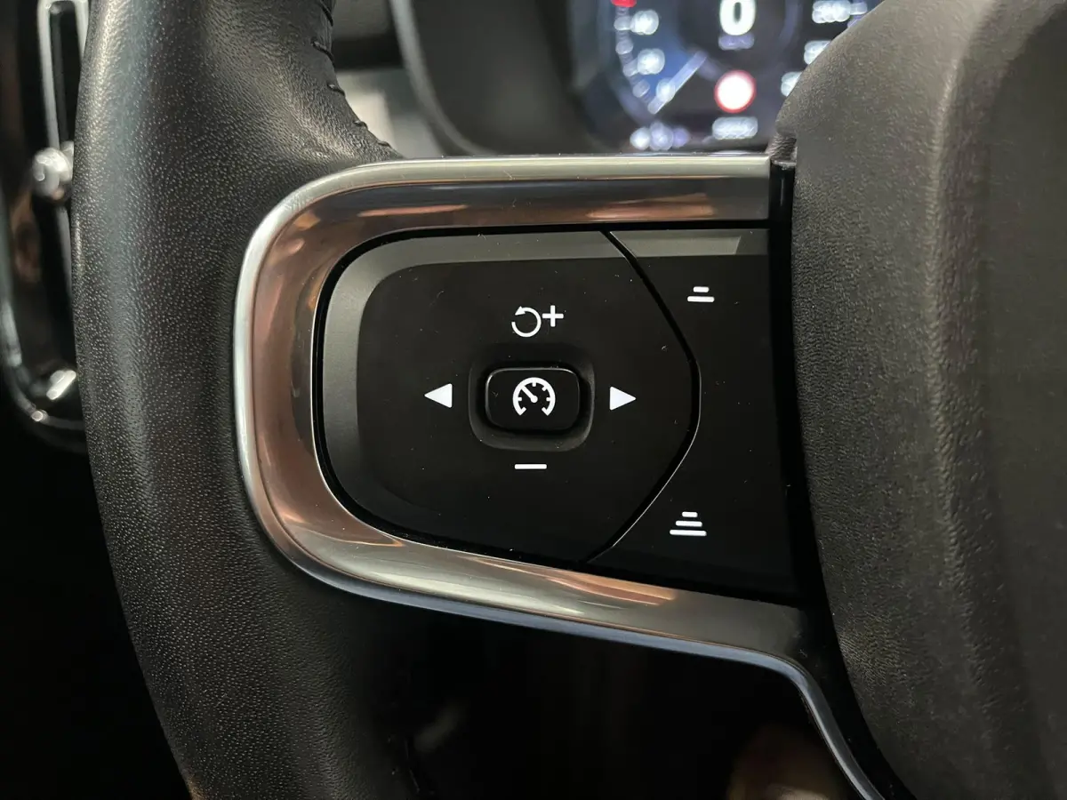 1.5 T4 Inscription Expression SOH 92% Wegklapbare trekhaak Navigatie Apple Carplay Android Auto Camera Parkeerhulp Adaptive Cruise Control Harman Kardon Full Led Climate Control Lichtmetalen