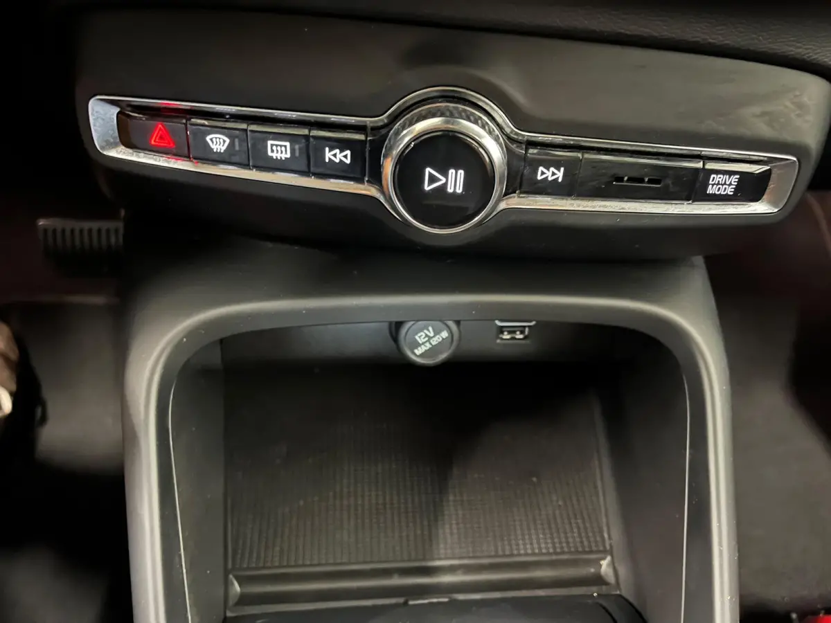 1.5 T4 Inscription Expression SOH 92% Wegklapbare trekhaak Navigatie Apple Carplay Android Auto Camera Parkeerhulp Adaptive Cruise Control Harman Kardon Full Led Climate Control Lichtmetalen