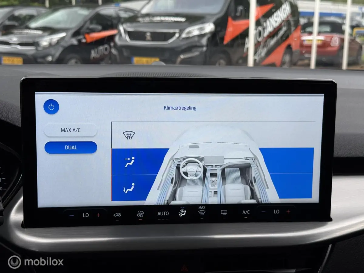 1.0 EcoBoost Hybrid Titanium | Clima | PDC V+A | Navi | Privacy Glas | Cruise | Led |