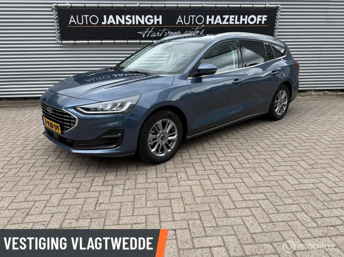1.0 EcoBoost Hybrid Titanium | Clima | PDC V+A | Navi | Privacy Glas | Cruise | Led |