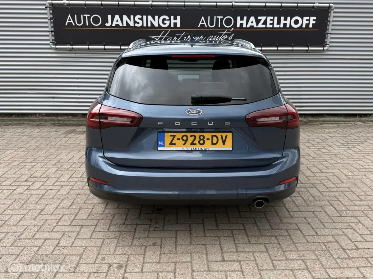 1.0 EcoBoost Hybrid Titanium | Clima | PDC V+A | Navi | Privacy Glas | Cruise | Led |