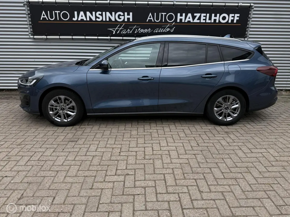 1.0 EcoBoost Hybrid Titanium | Clima | PDC V+A | Navi | Privacy Glas | Cruise | Led |