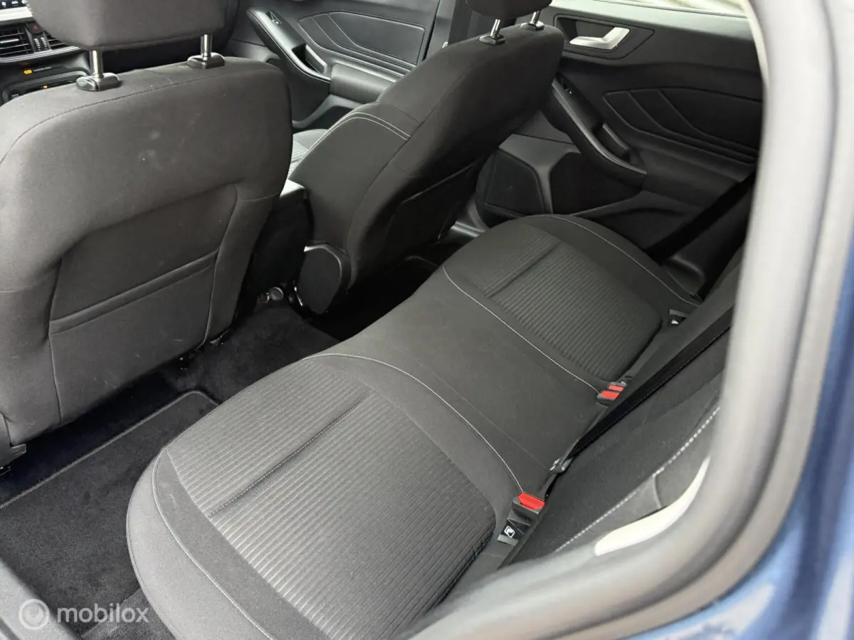 1.0 EcoBoost Hybrid Titanium | Clima | PDC V+A | Navi | Privacy Glas | Cruise | Led |