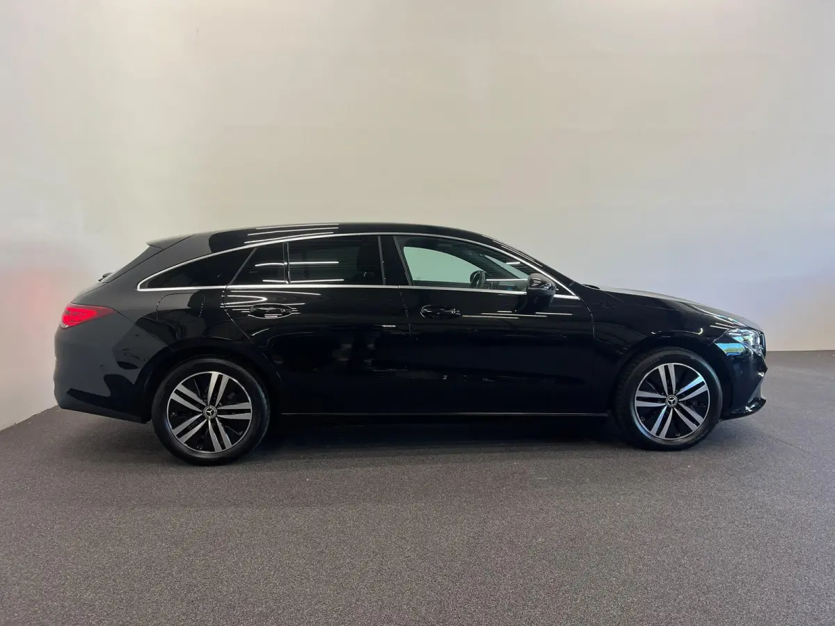 250 e Business SoH 93% Panoramadak Trekhaak Navigatie Camera Parkeerhulp Cruise control Stoelverwarming Virtual Cockpit Full Led Half leder Climate Control Lichtmetalen velgen