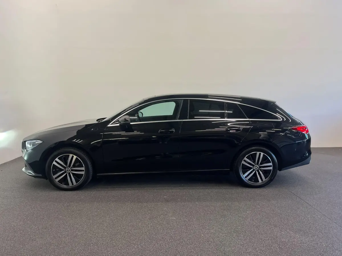 250 e Business SoH 93% Panoramadak Trekhaak Navigatie Camera Parkeerhulp Cruise control Stoelverwarming Virtual Cockpit Full Led Half leder Climate Control Lichtmetalen velgen