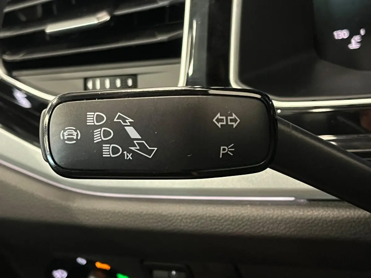 1.0 TSI AUT 85KW Goal Navigatie Apple Carplay/ Android Auto Adaptive Cruise Control Parkeersensoren Stoelverwarming Virtual Cockpit Climate Control