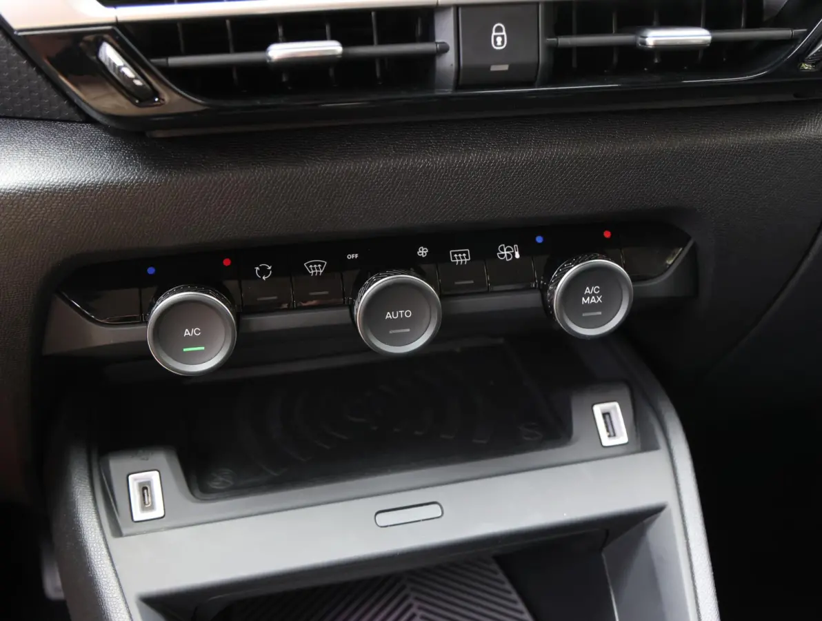 1.2 145pk Hybrid Max | Camera | Head up display | Adaptieve cruise control | Navigatie | Apple Carplay en Android Auto