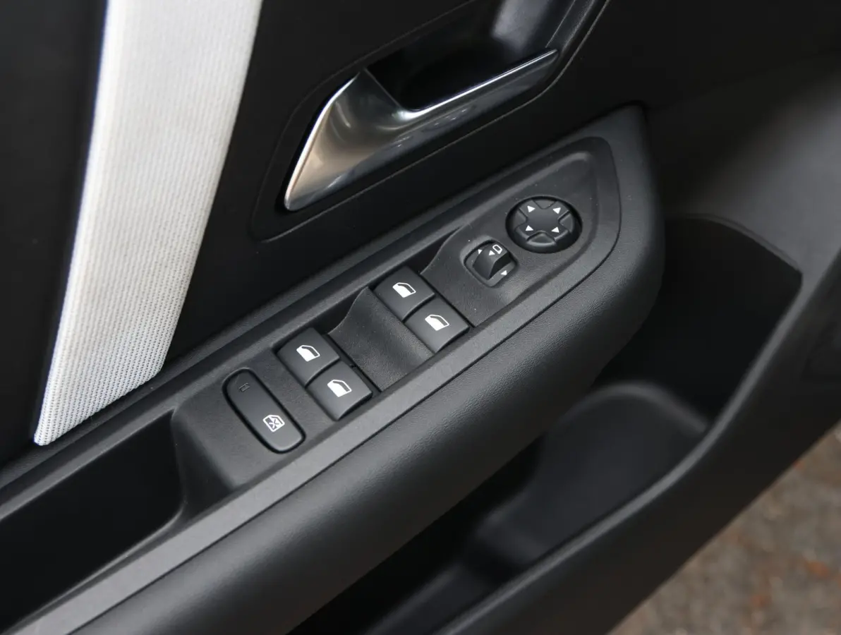1.2 145pk Hybrid Max | Camera | Head up display | Adaptieve cruise control | Navigatie | Apple Carplay en Android Auto