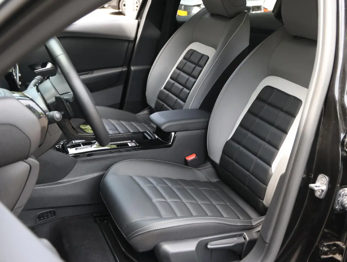 1.2 145pk Hybrid Max | Camera | Head up display | Adaptieve cruise control | Navigatie | Apple Carplay en Android Auto