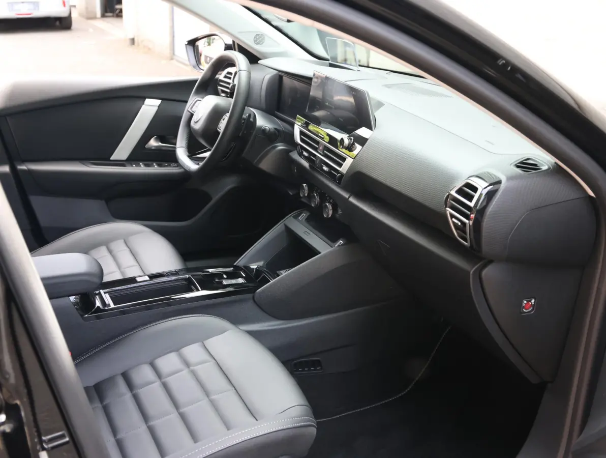 1.2 145pk Hybrid Max | Camera | Head up display | Adaptieve cruise control | Navigatie | Apple Carplay en Android Auto