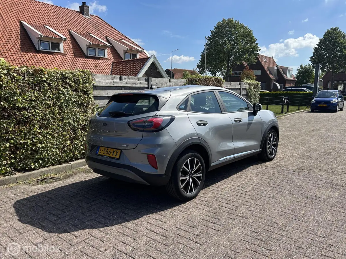 1.0 EcoBoost Titanium camera