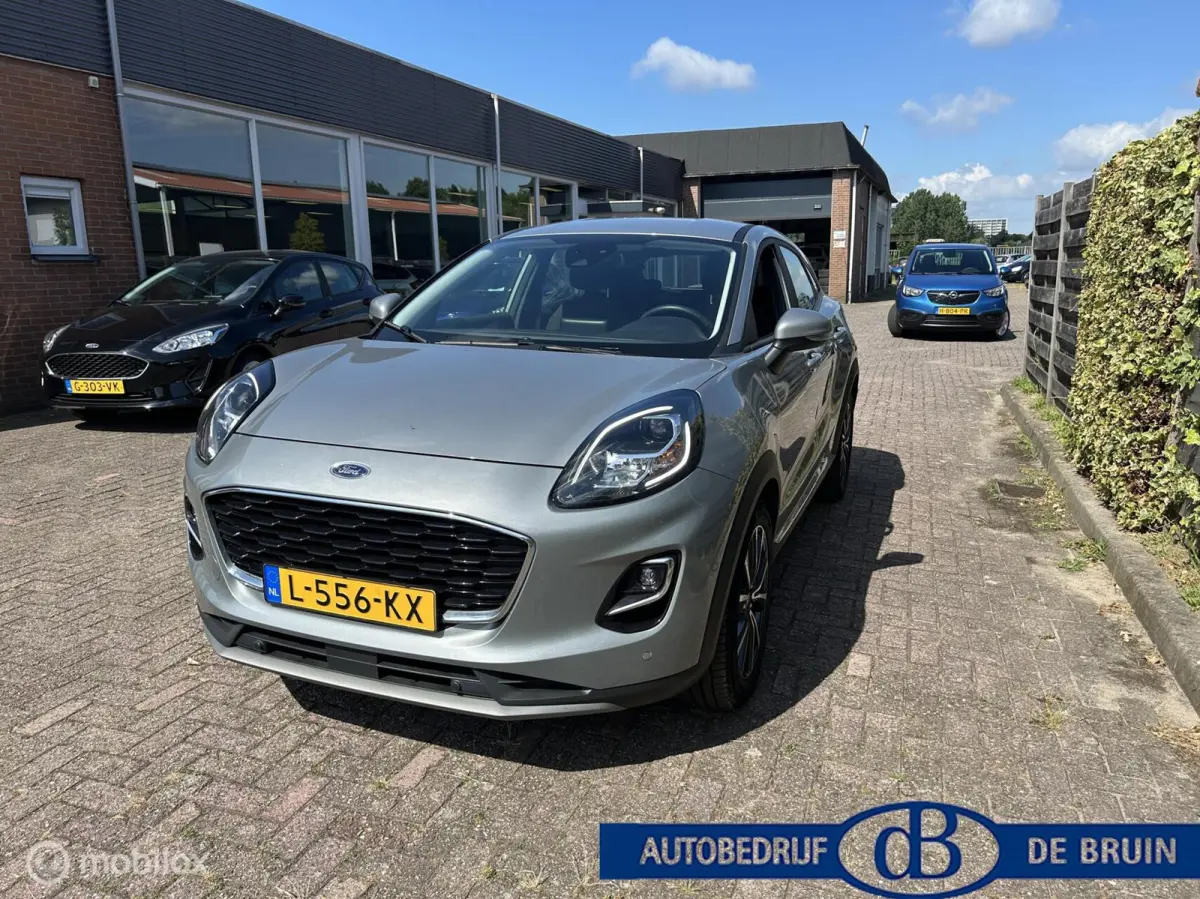 1.0 EcoBoost Titanium camera