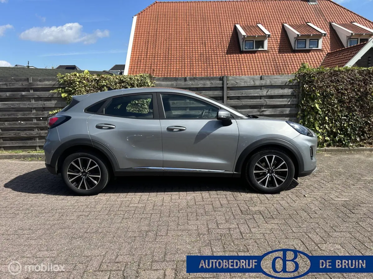 1.0 EcoBoost Titanium camera