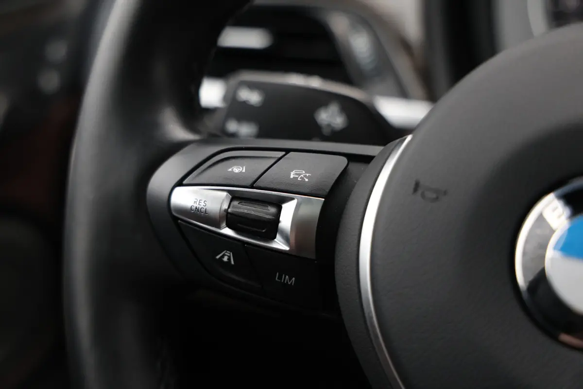 xDrive25e M-Sport Black Edition Pano|H&K|Memory|HUD|Dealerondh