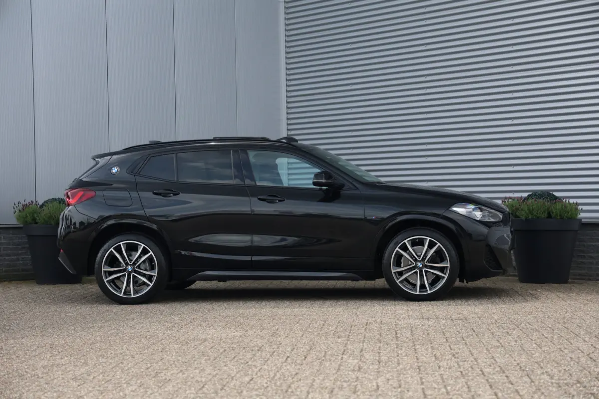 xDrive25e M-Sport Black Edition Pano|H&K|Memory|HUD|Dealerondh
