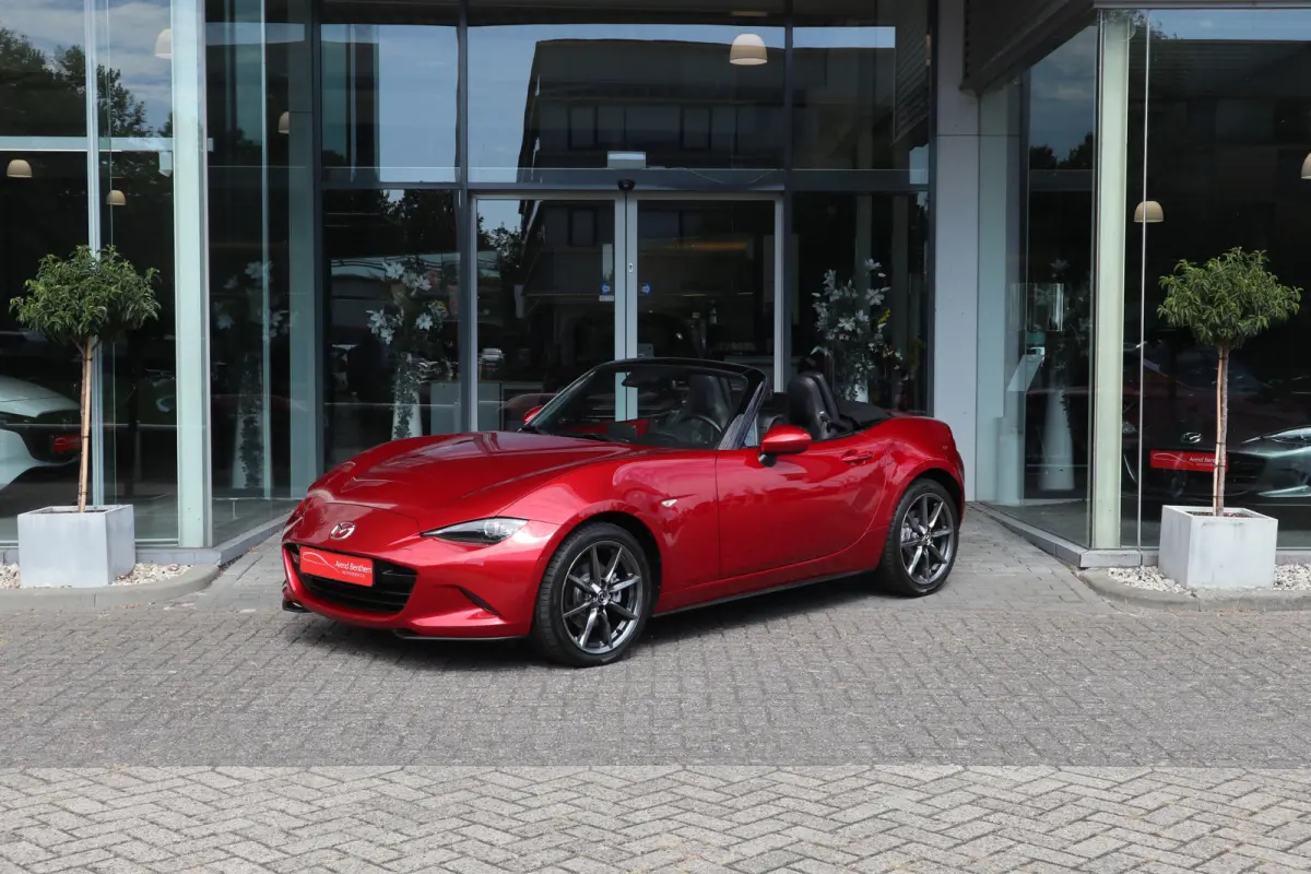 2.0 SkyActiv-G 160 GT-M BOSE / Leer / Navi / Clima / Cruise