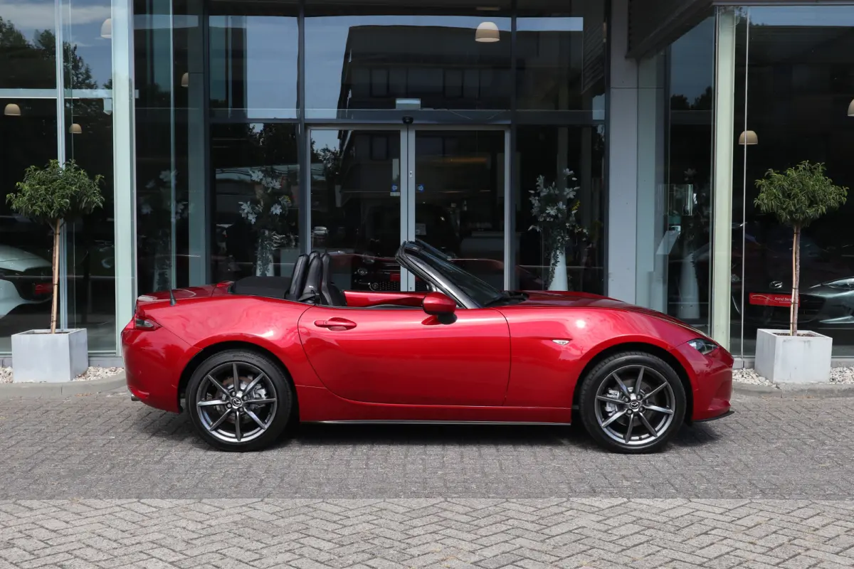 2.0 SkyActiv-G 160 GT-M BOSE / Leer / Navi / Clima / Cruise