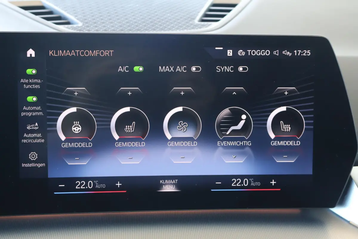 xDrive23i | X-Line | Panoramadak | Stoel- en Stuurverwarming | Trekhaak