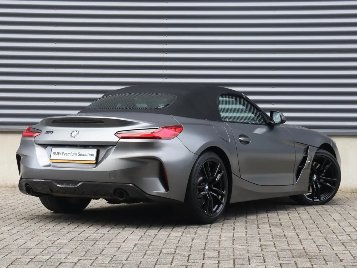sDrive30i | High Executive | M Sportpakket | Head-Up | Elektr. Stoelen | Harman Kardon | Comfort Access | Stuurwiel Verwarmd | 19'' LMV