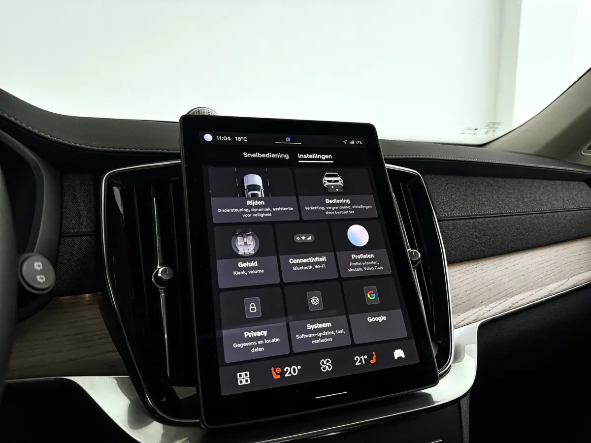 T8 Plug-in hybrid AWD Ultra Bright | SOH 100% | Panoramadak | 360° camera | Bowers & Wilkins | Luchtvering | Head-up display | Stoel- en Stuurverwarming