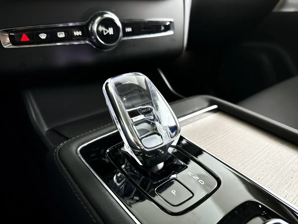 T8 Plug-in hybrid AWD Ultra Bright | SOH 100% | Panoramadak | 360° camera | Bowers & Wilkins | Luchtvering | Head-up display | Stoel- en Stuurverwarming