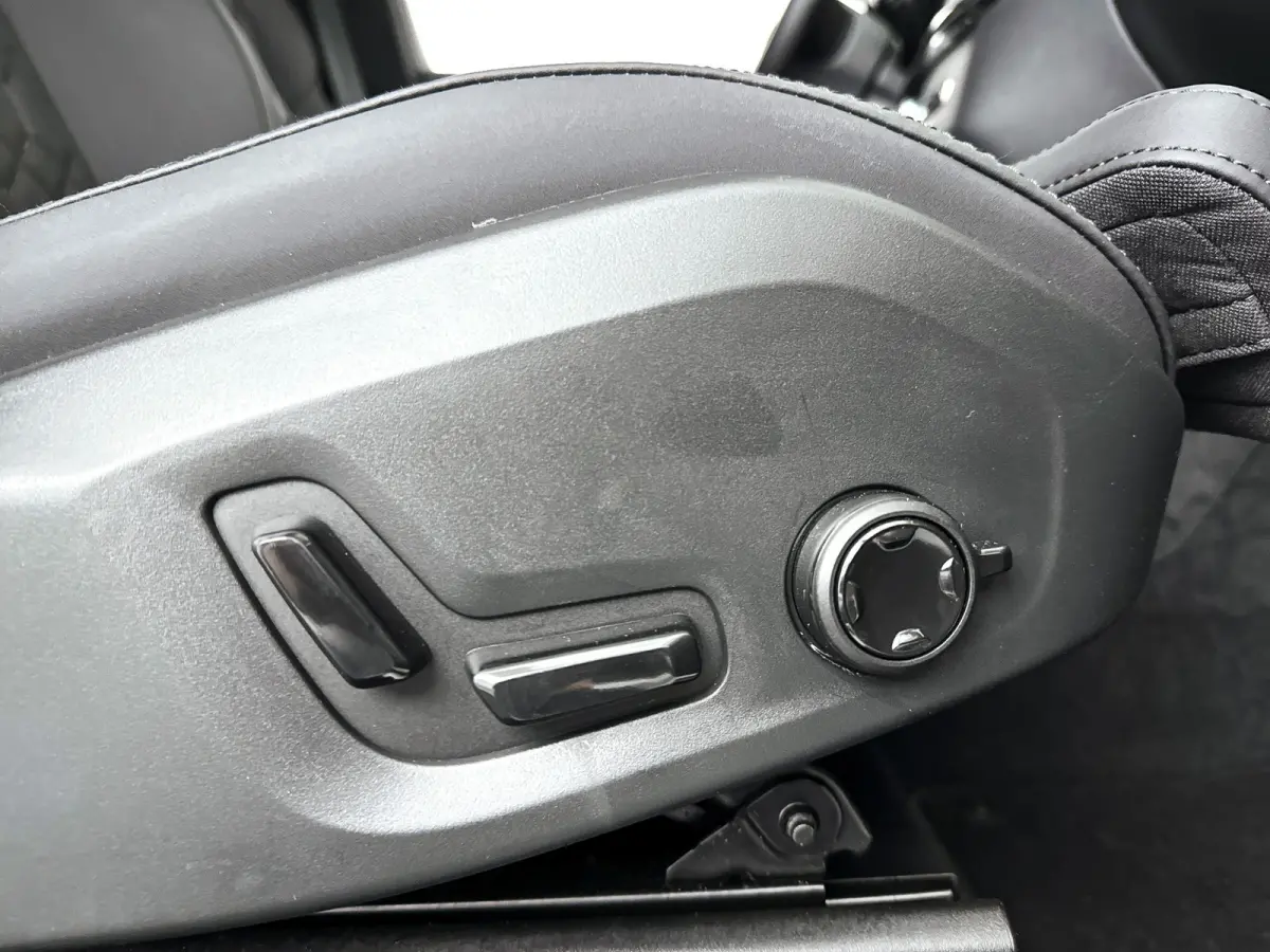 T8 Plug-in hybrid AWD Ultra Bright | SOH 100% | Panoramadak | 360° camera | Bowers & Wilkins | Luchtvering | Head-up display | Stoel- en Stuurverwarming