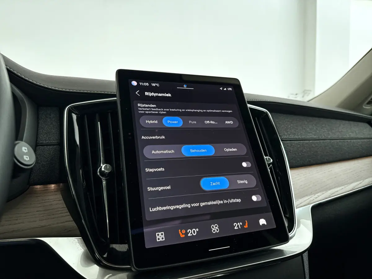 T8 Plug-in hybrid AWD Ultra Bright | SOH 100% | Panoramadak | 360° camera | Bowers & Wilkins | Luchtvering | Head-up display | Stoel- en Stuurverwarming